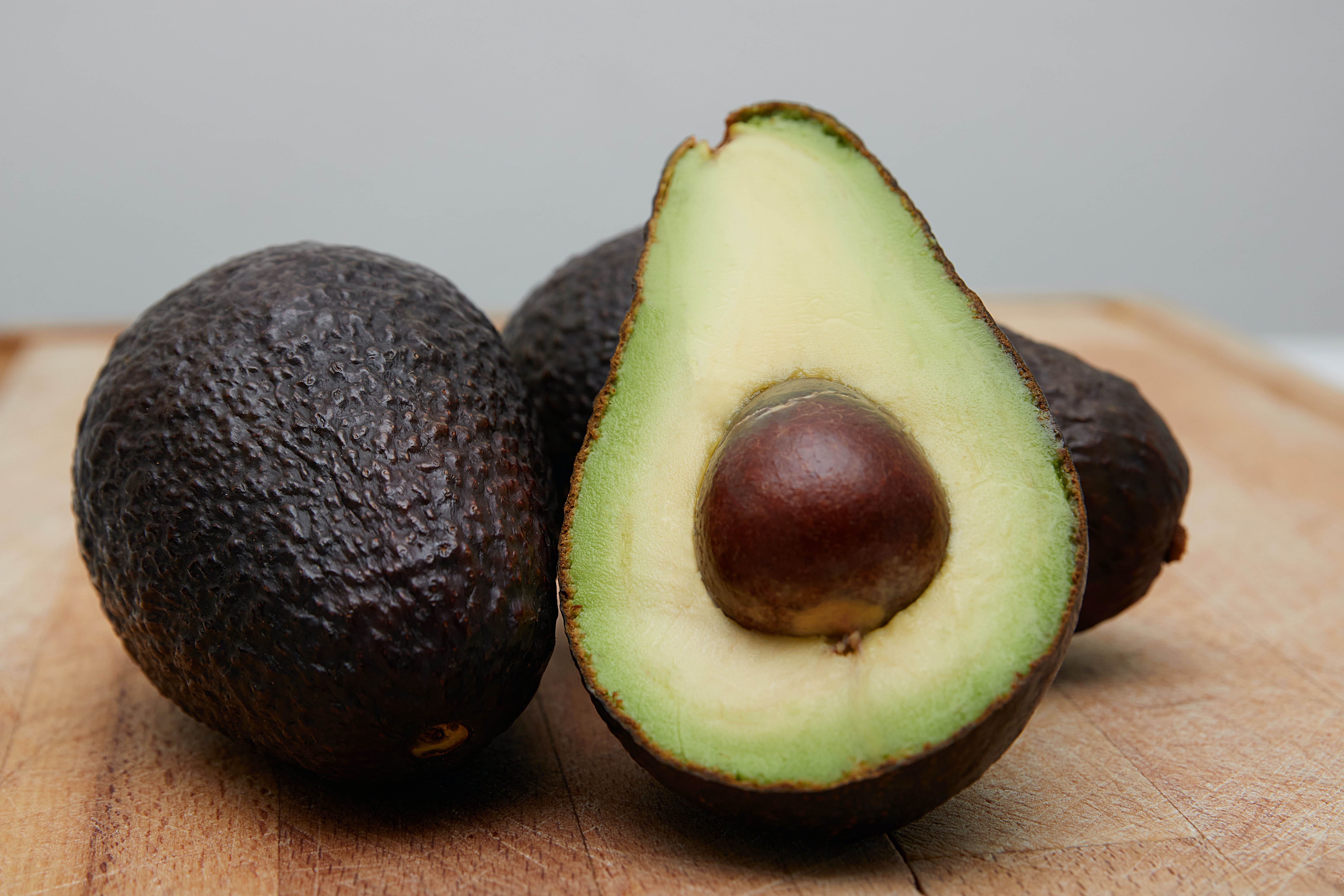 You are currently viewing What is avocado? What are the benefits of avocados for human health?