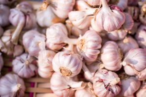 Read more about the article How to grow garlic in the garden?