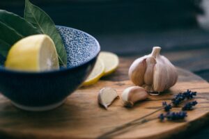 Read more about the article The benefits and drawbacks of garlic