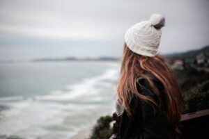Read more about the article Winter Hair Care: Choosing the Perfect Hat to Keep Your Locks Healthy
